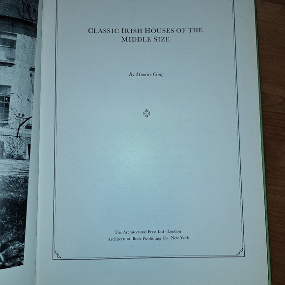 Classic Irish Houses of Middle Size by Maurice Craig - Picture 4 of 16